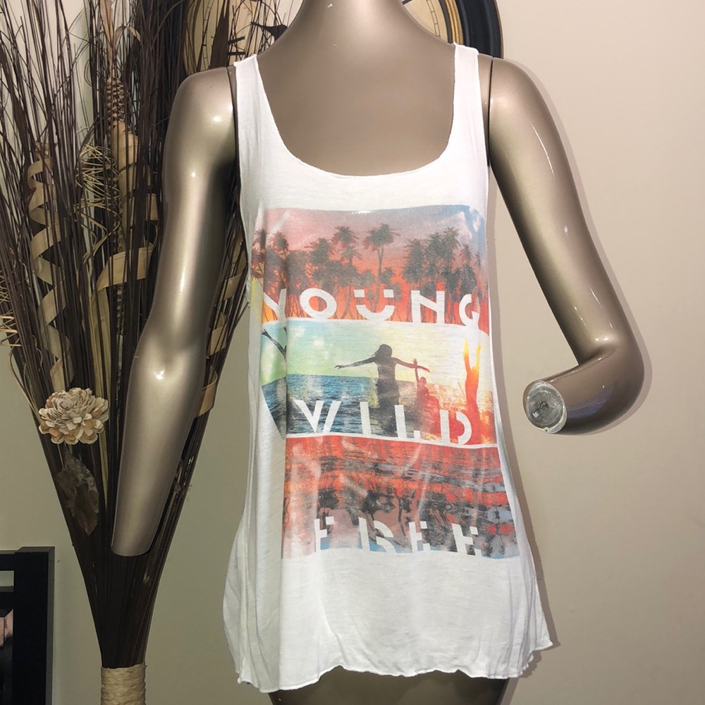🔥Young, wild and free racerback tank🔥